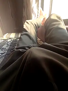 Snapshot of Yours1311 chatting on November 10, 2025, 10:31 am Yours1311 online show from November 10, 2025, 10:31 am