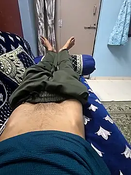 Snapshot of Yours1311 chatting on November 1, 2025, 2:00 pm Yours1311 online show from November 1, 2025, 2:00 pm