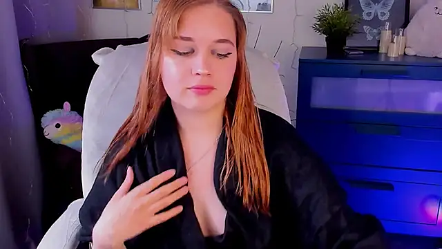 Snapshot of AlicePopsy chatting on November 18, 2025, 12:30 pm AlicePopsy online show from November 18, 2025, 12:30 pm