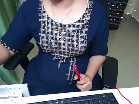 Snapshot of Arushisingh8888 chatting on November 15, 2025, 1:15 pm Arushisingh8888 online show from November 15, 2025, 1:15 pm