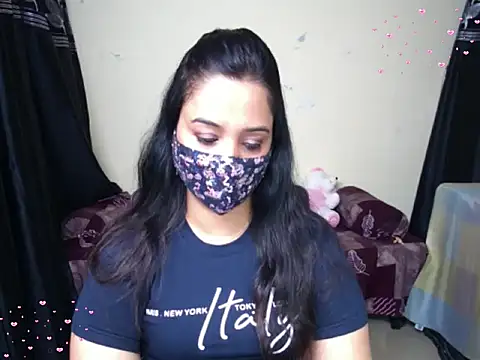 Arushisingh8888 online show from January 17, 2026, 12:42 pm