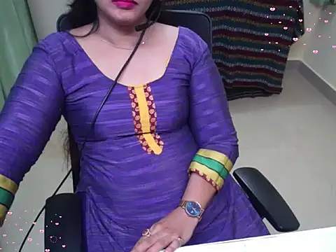 Snapshot of Arushisingh8888 chatting on November 10, 2025, 12:43 pm Arushisingh8888 online show from November 10, 2025, 12:43 pm