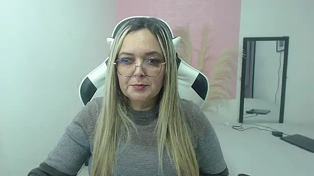 Snapshot of samy_vsn chatting on June 14, 2026, 8:21 pm samy vsn online show from June 14, 2026, 8:21 pm