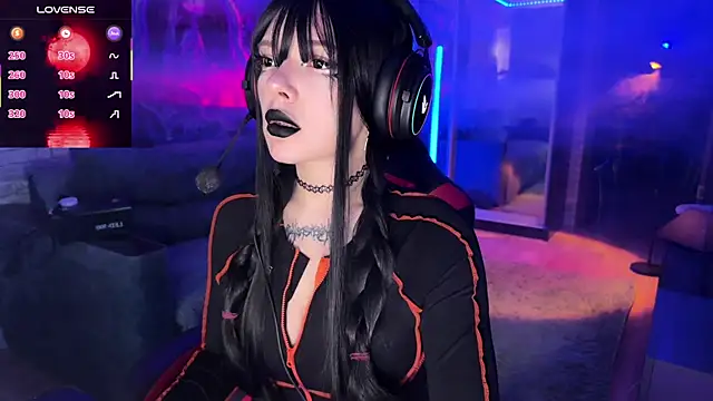 Snapshot of Eva-miller1 chatting on November 3, 2025, 9:13 am Eva-miller1 online show from November 3, 2025, 9:13 am