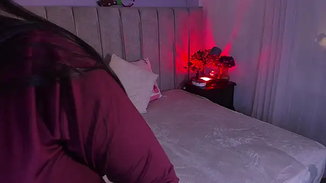 EvaaStevens online show from December 17, 2025, 8:14 pm