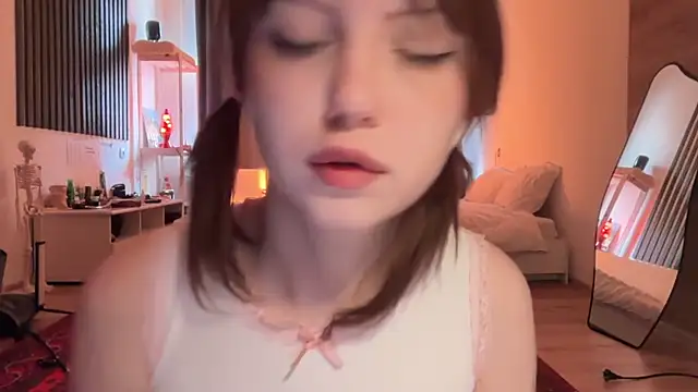 Snapshot of electric_babe chatting on May 7, 2026, 10:51 am electric babe online show from May 7, 2026, 10:51 am