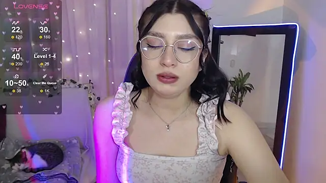 Snapshot of mily_thomson_b_ chatting on November 2, 2025, 6:46 pm mily thomson b online show from November 2, 2025, 6:46 pm