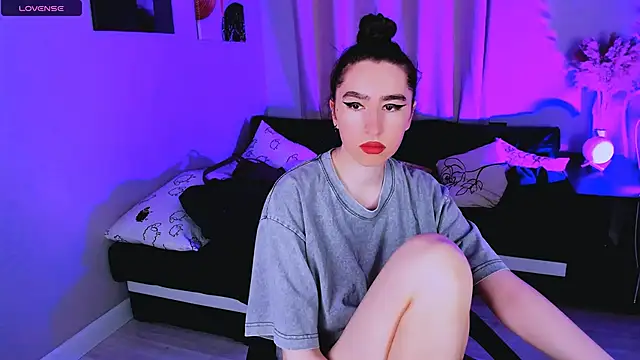 Snapshot of Lily_xBabe chatting on October 17, 2025, 7:55 am Lily xBabe online show from October 17, 2025, 7:55 am