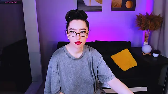 Snapshot of Lily_xBabe chatting on June 26, 2026, 2:23 pm Lily xBabe online show from June 26, 2026, 2:23 pm