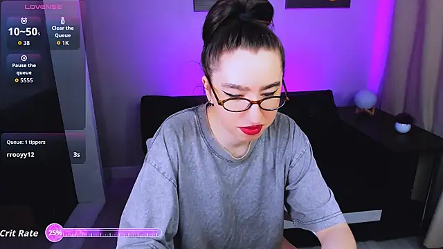 Snapshot of Lily_xBabe chatting on June 24, 2026, 1:53 pm Lily xBabe online show from June 24, 2026, 1:53 pm