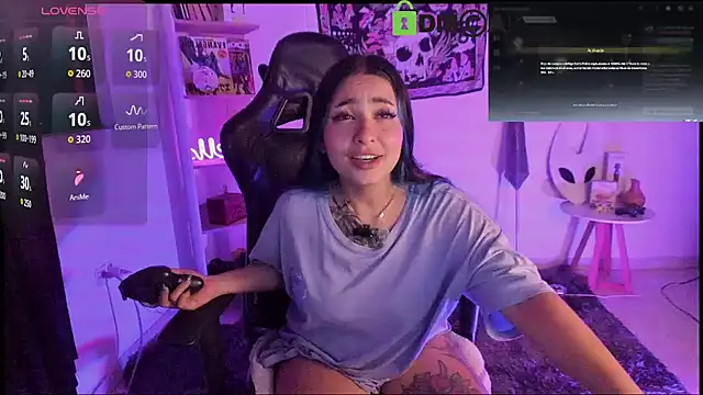 sweetcoralinee online show from January 8, 2026, 3:12 am