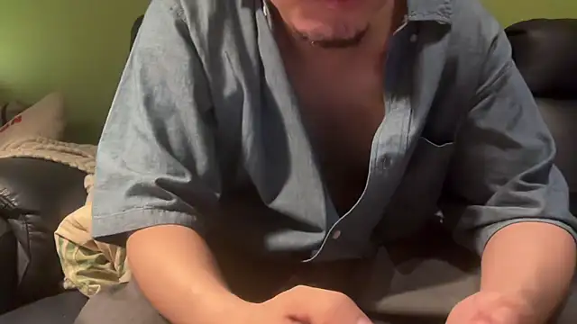 Snapshot of taka32204 chatting on March 26, 2026, 5:11 pm taka32204 online show from March 26, 2026, 5:11 pm