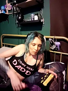 Snapshot of wolfgirl97 chatting on December 1, 2025, 4:57 am wolfgirl97 online show from December 1, 2025, 4:57 am