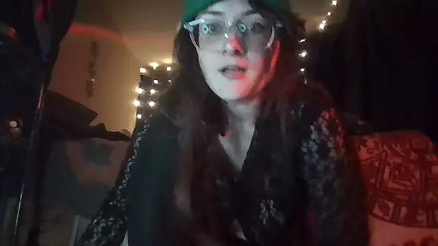 Snapshot of EyaDivine1 chatting on December 19, 2024, 4:23 am EyaDivine1 online show from December 19, 2024, 4:23 am