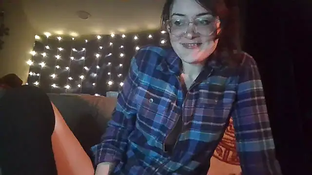 Snapshot of EyaDivine1 chatting on December 29, 2024, 4:27 am EyaDivine1 online show from December 29, 2024, 4:27 am