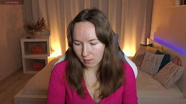 Little doll meow online show from November 10, 2025, 3:33 am