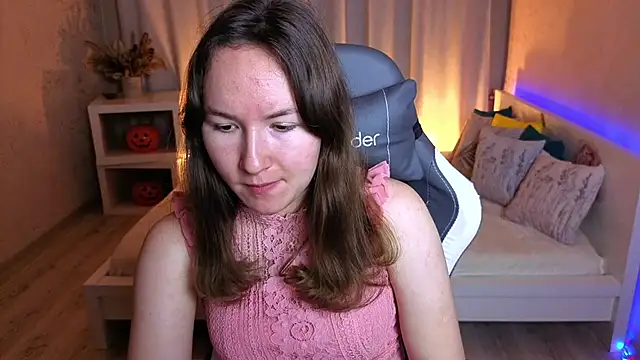 Little doll meow online show from November 7, 2025, 3:00 am