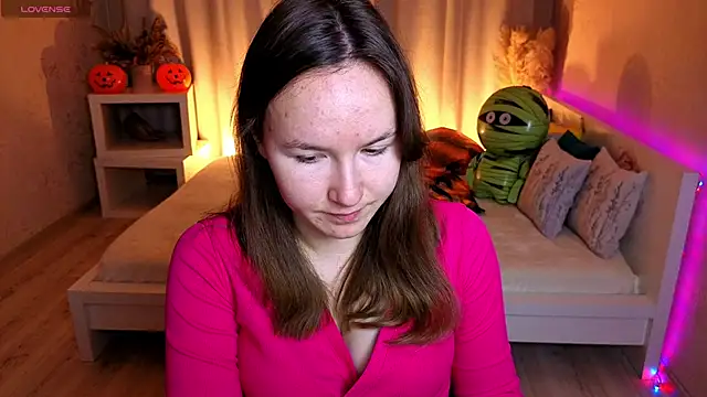 Little doll meow online show from November 5, 2025, 2:58 am