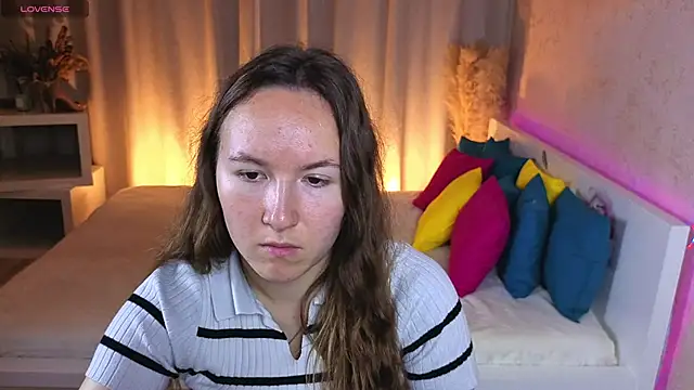 Little doll meow online show from September 11, 2025, 3:17 am