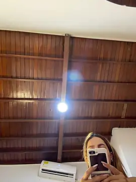 Snapshot of emiss_ chatting on June 20, 2026, 3:28 pm emiss online show from June 20, 2026, 3:28 pm