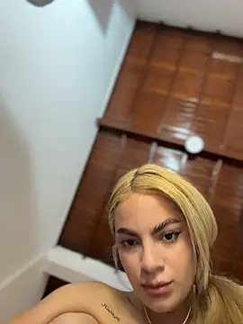 Snapshot of emiss_ chatting on November 29, 2025, 3:34 pm emiss online show from November 29, 2025, 3:34 pm