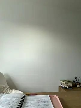 streetdoll online show from October 31, 2025, 8:22 am