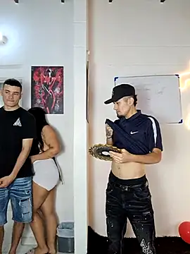 royalgirls x online show from February 28, 2026, 1:16 am