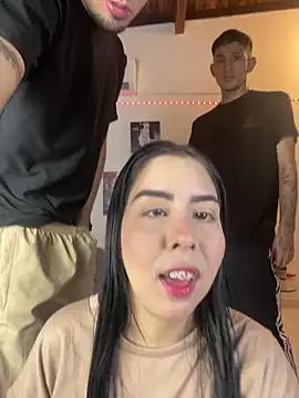 Snapshot of royalgirls_x chatting on November 28, 2025, 1:17 am royalgirls x online show from November 28, 2025, 1:17 am