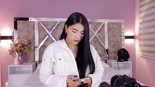 Snapshot of PaulinaDuarte chatting on July 29, 2026, 11:31 am PaulinaDuarte online show from July 29, 2026, 11:31 am