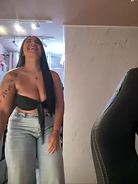 PaulinaDuarte online show from June 11, 2026, 11:18 am