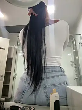 PaulinaDuarte online show from April 30, 2026, 11:28 am