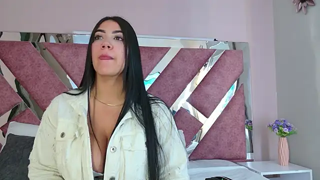 Snapshot of PaulinaDuarte chatting on July 15, 2026, 11:28 am PaulinaDuarte online show from July 15, 2026, 11:28 am