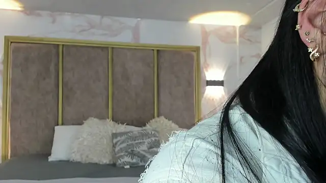 Snapshot of PaulinaDuarte chatting on August 3, 2026, 11:05 am PaulinaDuarte online show from August 3, 2026, 11:05 am