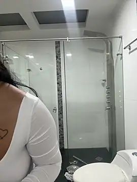 PaulinaDuarte online show from March 5, 2026, 12:24 pm