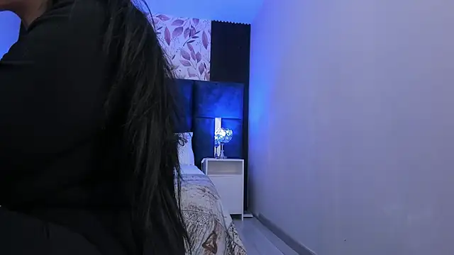 PaulinaDuarte online show from November 7, 2025, 11:26 am