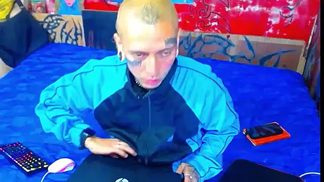 Snapshot of deivid_estrada chatting on November 13, 2025, 4:22 pm deivid estrada online show from November 13, 2025, 4:22 pm