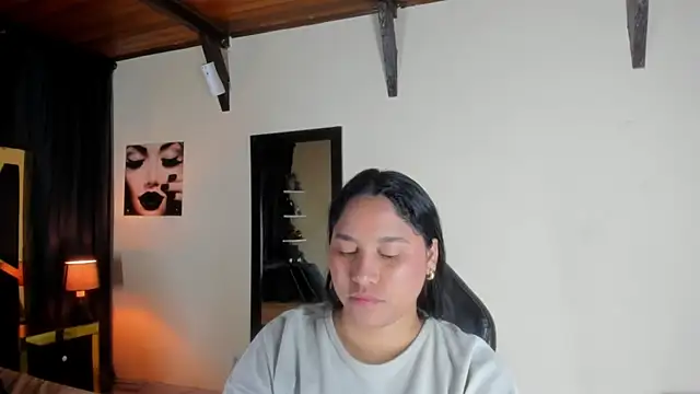 Snapshot of EmiliWilliams chatting on November 18, 2025, 10:34 pm EmiliWilliams online show from November 18, 2025, 10:34 pm