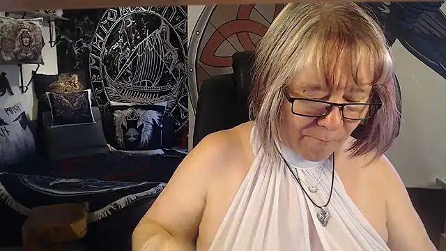 Snapshot of TittenMichelle chatting on July 3, 2026, 7:15 am TittenMichelle online show from July 3, 2026, 7:15 am