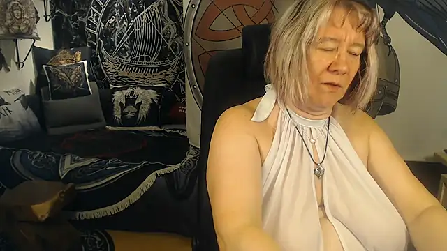 TittenMichelle online show from October 6, 2025, 6:41 pm