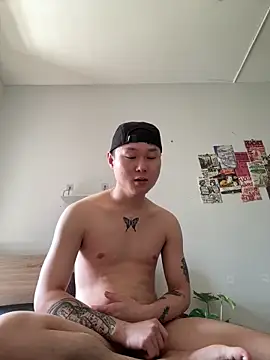 Snapshot of Eric246 chatting on February 12, 2026, 4:56 am Eric246 online show from February 12, 2026, 4:56 am