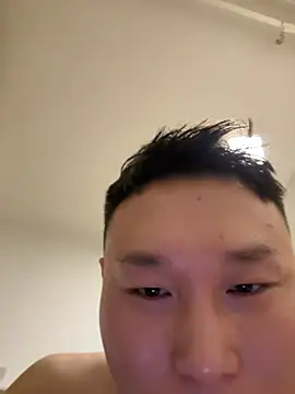 Snapshot of Eric246 chatting on February 12, 2026, 5:02 pm Eric246 online show from February 12, 2026, 5:02 pm