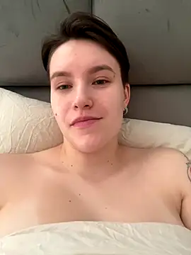 Snapshot of JessieFlower chatting on October 8, 2025, 8:38 am JessieFlower online show from October 8, 2025, 8:38 am