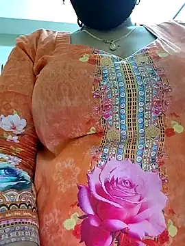Payel-Sen online show from May 4, 2026, 6:33 pm