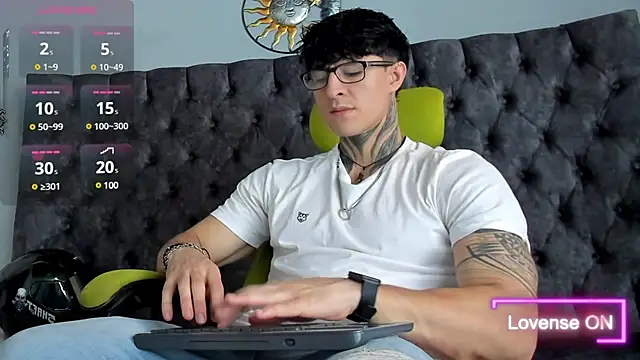 Snapshot of Jeins_carter chatting on March 13, 2025, 1:40 pm Jeins carter online show from March 13, 2025, 1:40 pm