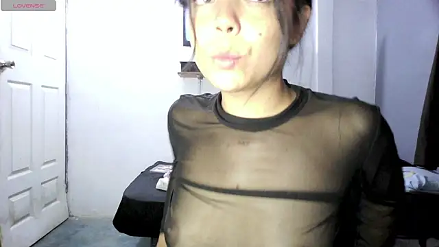 Snapshot of linzeysmith4 chatting on April 12, 2026, 7:33 am linzeysmith4 online show from April 12, 2026, 7:33 am