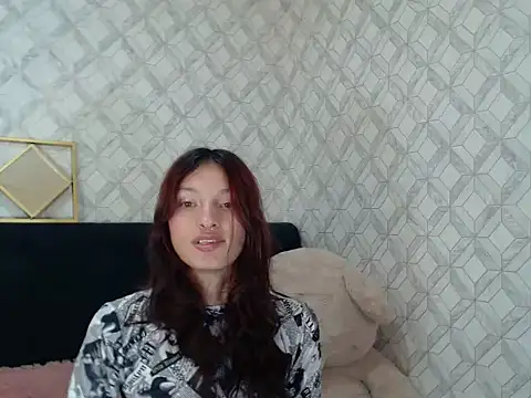 Emma-Wilson online show from November 5, 2025, 6:27 am