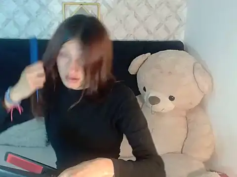 Emma-Wilson online show from December 19, 2025, 4:38 am