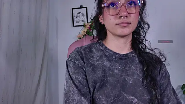 Snapshot of paula_brunette chatting on July 26, 2026, 4:30 am paula brunette online show from July 26, 2026, 4:30 am