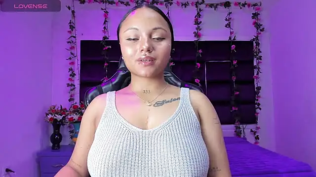 sweelanna   online show from February 19, 2026, 1:24 am