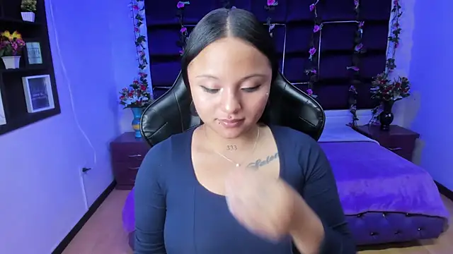 sweelanna   online show from March 11, 2025, 7:24 am